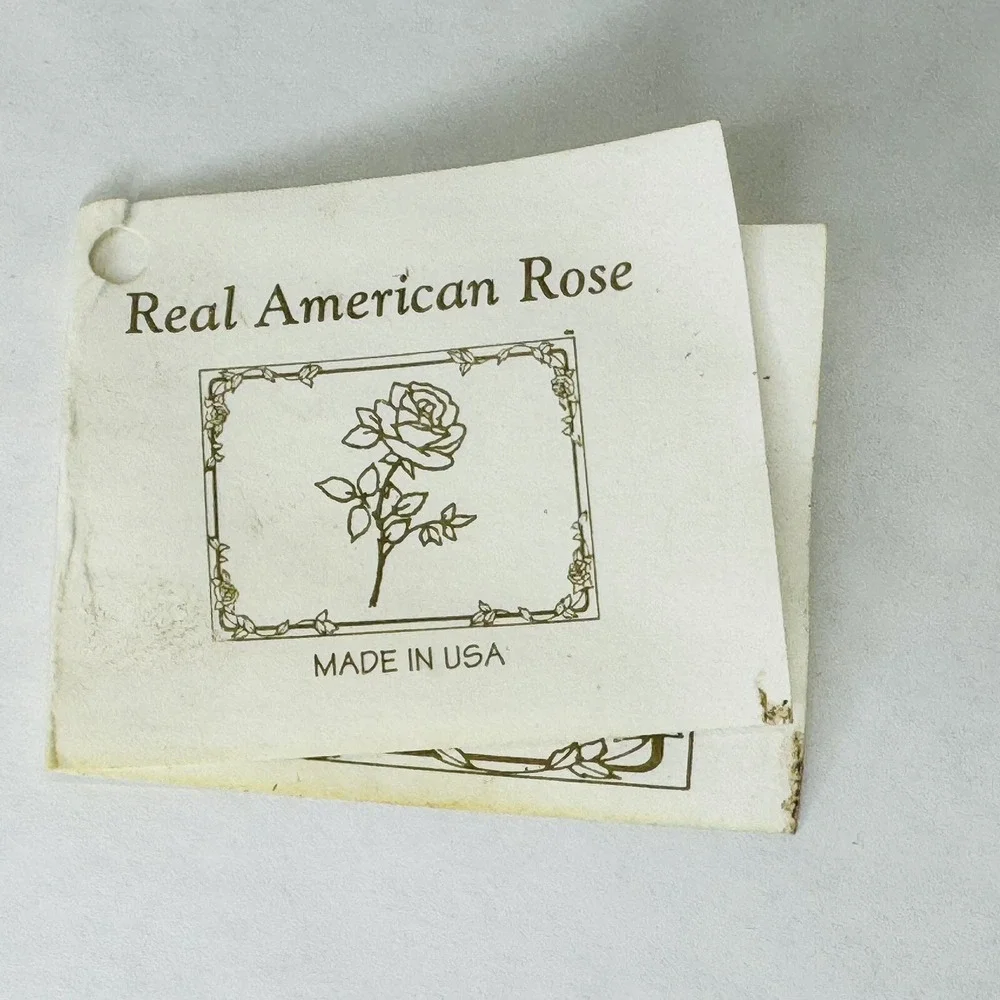 Real American Rose Preserved & Dipped in 24KT GOLD Justice Jewelers New Open Box